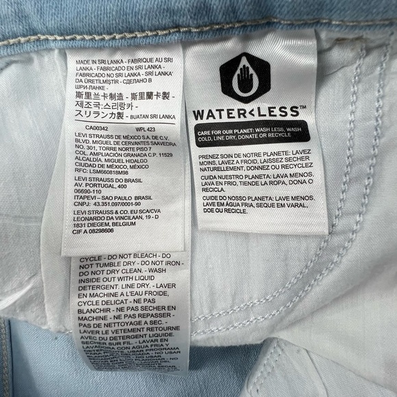 Levi's Rhinestone Embellished Distressed Bermuda Jean Shorts Size 28 Women’s - Picture 7 of 8